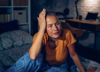 70% of adults report difficulty staying asleep at night, researchers reveal