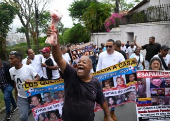 Venezuelans flood capital Caracas streets, demanding free elections | Energy