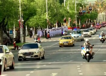 Thousands mourn Thai princess as body taken to lie in state in Bangkok | Newsfeed