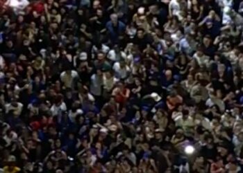 New Yorkers flood the streets to celebrate Knicks Championship win