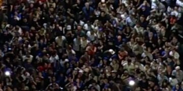 New Yorkers flood the streets to celebrate Knicks Championship win