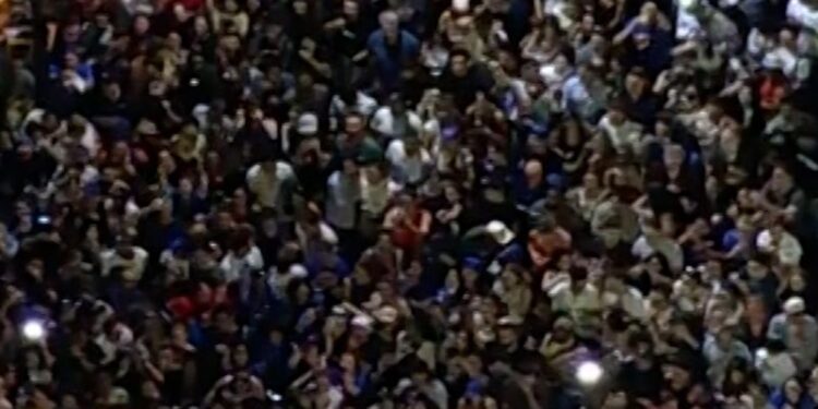 New Yorkers flood the streets to celebrate Knicks Championship win