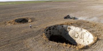 Droughts are transforming the Turkish landscape with massive sinkholes