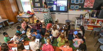 School screen limits: How to push for change in your district