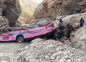 Pakistan: Overcrowded bus plunges into ravine, killing at least 32