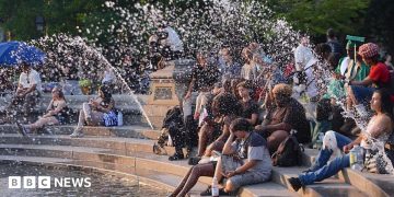 Dangerous heatwave to hit US ahead of holiday weekend