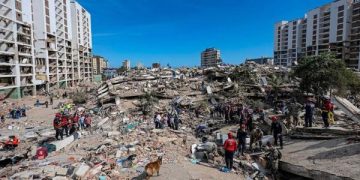 Venezuela’s quake toll passes 2,295 a week on, with tens of thousands still unaccounted for — MercoPress