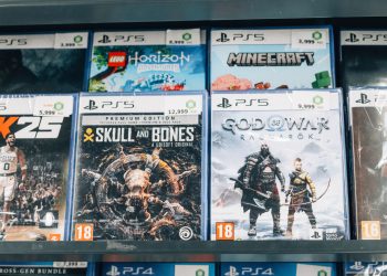 Sony Says It Will Still Make Physical Discs After 2028, As Long As The Game Came Out Before Then