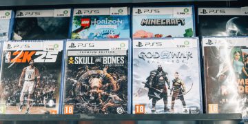 Sony Says It Will Still Make Physical Discs After 2028, As Long As The Game Came Out Before Then