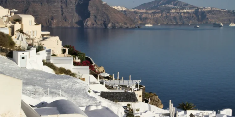 Santorini Caps Cruise Crowds as Europe Tightens Controls