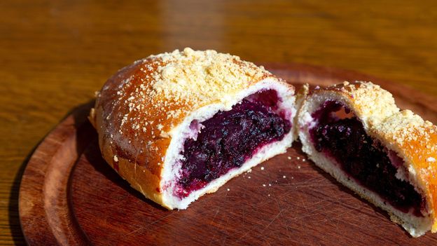 A sweet bun so good it inspired a national holiday